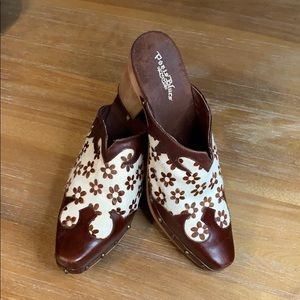 Paris Blues Freda Mule Clog - Size 8.5